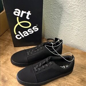 art class  Black Low-Top Lace-Up Sneakers Youth size 6 NEW